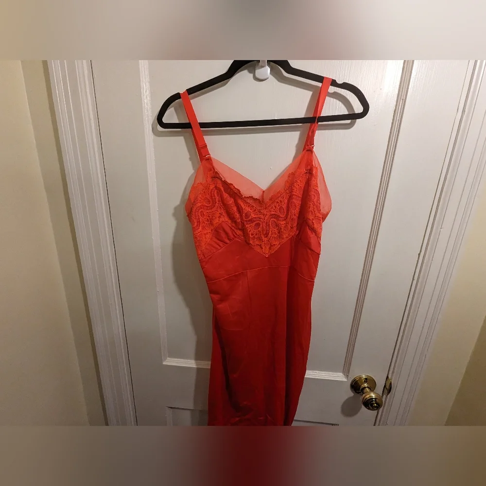 Vintage Union made reddish pink slip dress - Picture 2 of 4